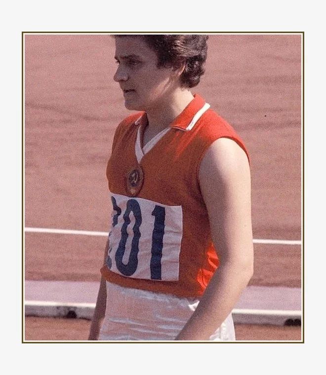 812-Irina_Press_1964b_frame8.webp