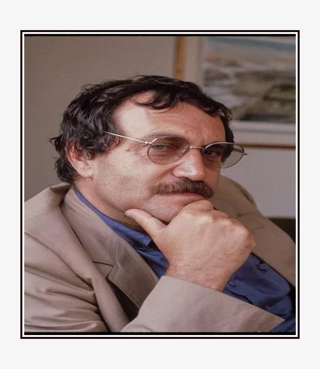 998-Vasily_Aksyonov_1980_frame7.webp